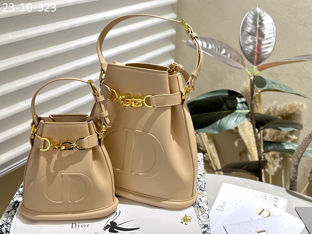 DIOR  $85   CODE:15107 gallery