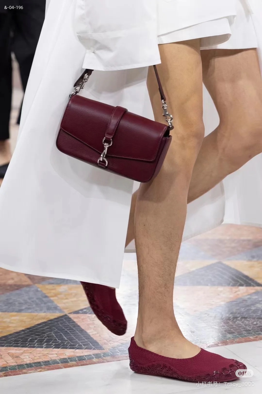 Gucci   $85    CODE:2368 gallery