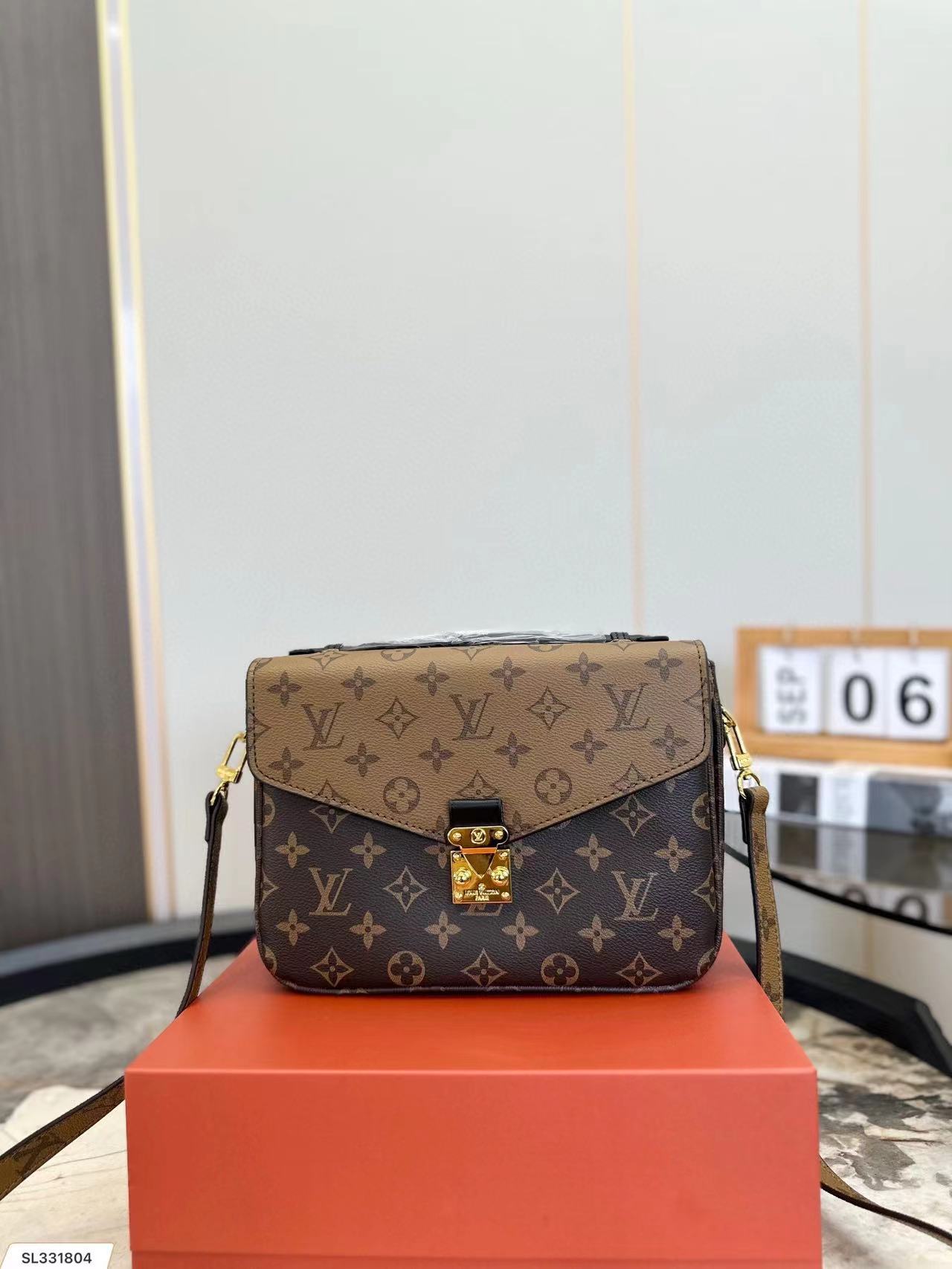 LV    ID：8875     $80 gallery