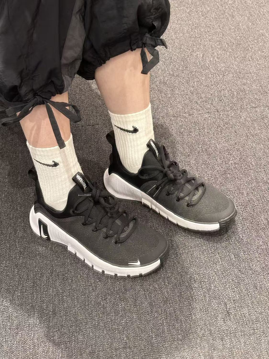 NIKE     $85       ID:8377 gallery