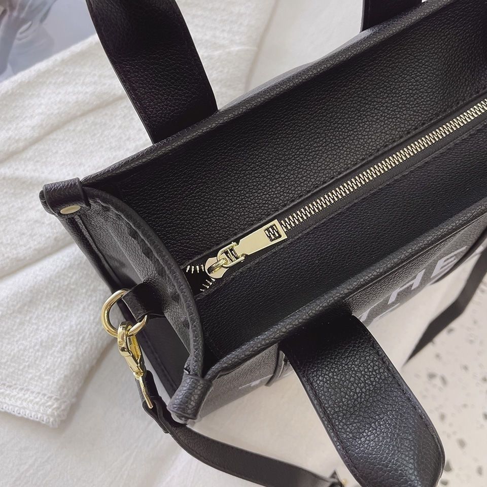 THE TOTE BAG     30$      ID：2179 gallery