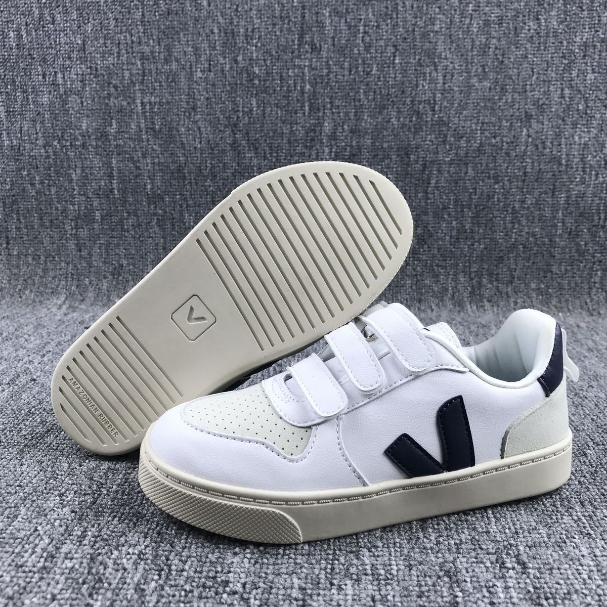 V      $44     ID:8706 gallery