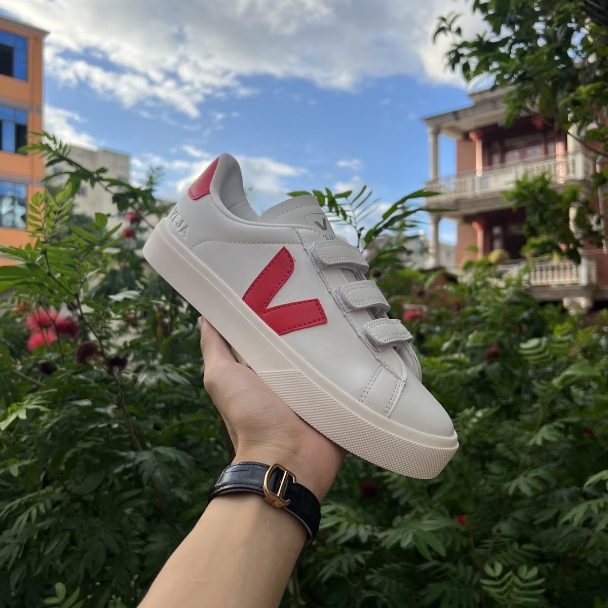 VEJA     $62     ID:8700 gallery