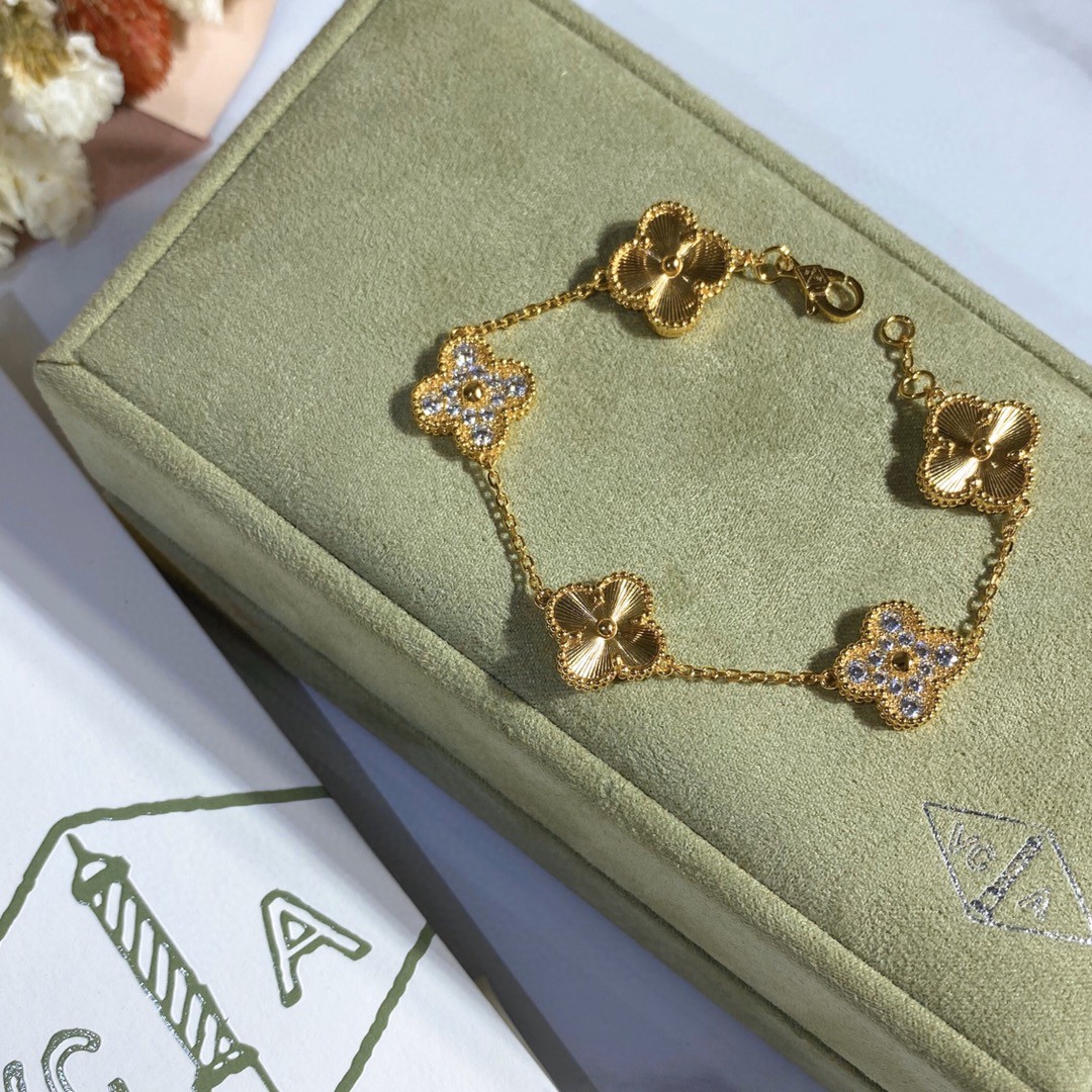 Van Cleef&Arpels $80 code:15312 gallery