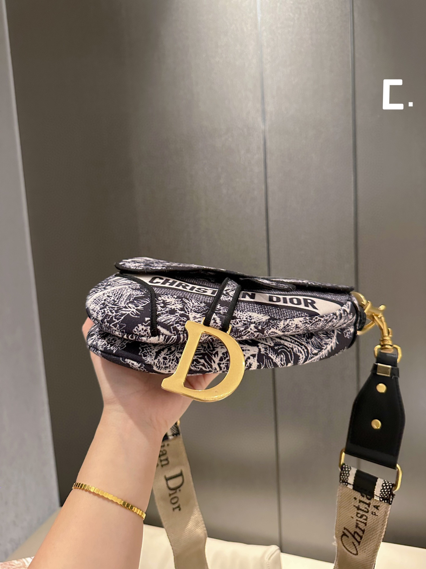 $75 code:11205 gallery