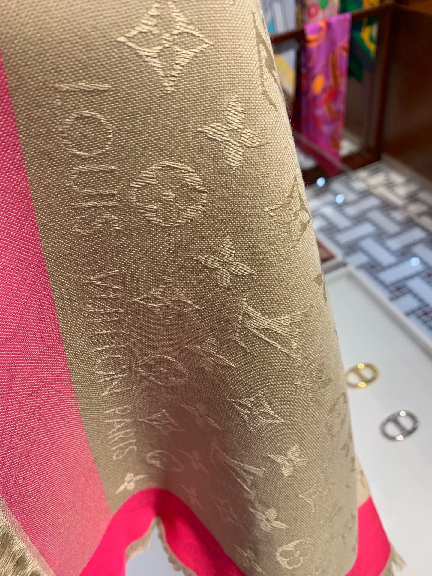 00014  $25 gallery