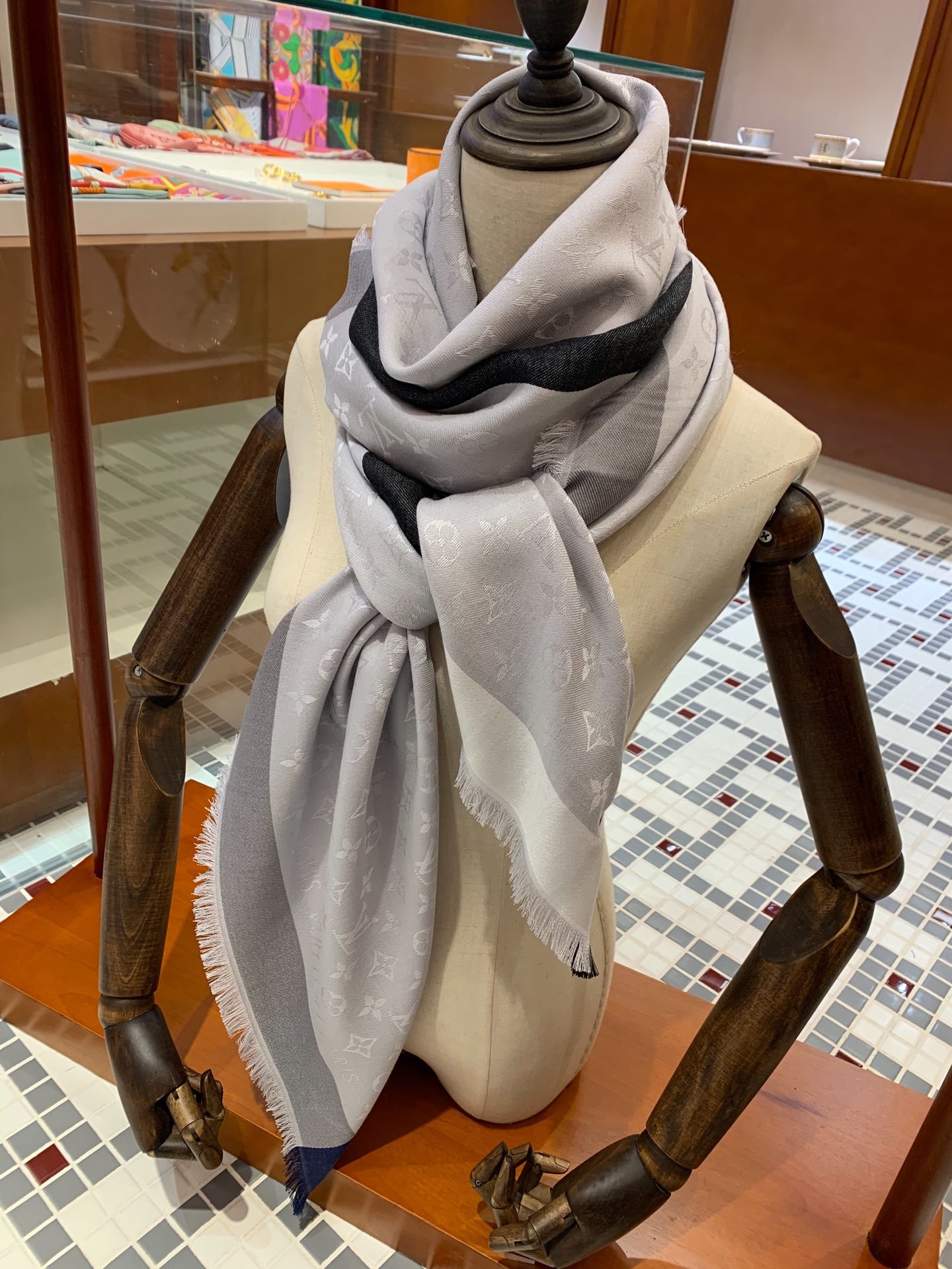 00014  $25 gallery