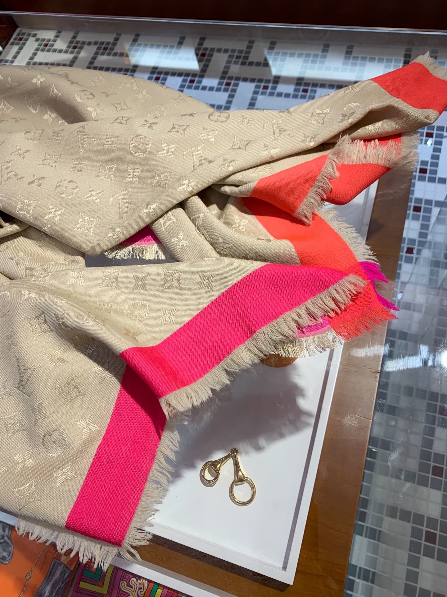 00014  $25 gallery