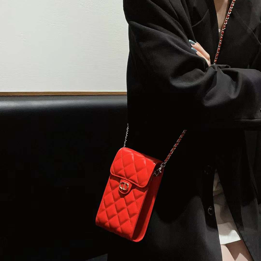 00026  $29 Dior gallery