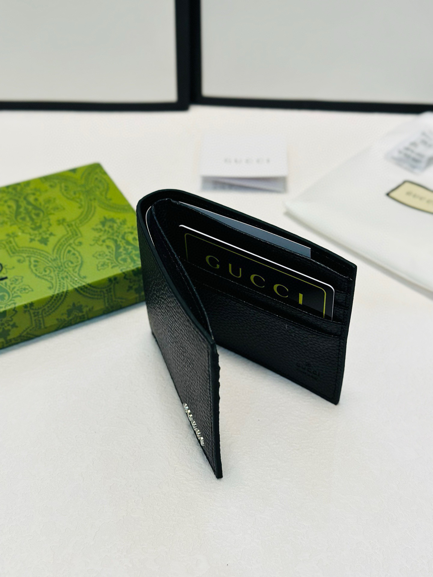0014 38$ Gucci counter style gallery