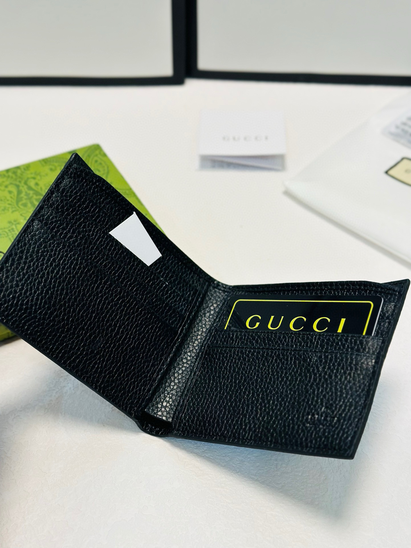 0014 38$ Gucci counter style gallery