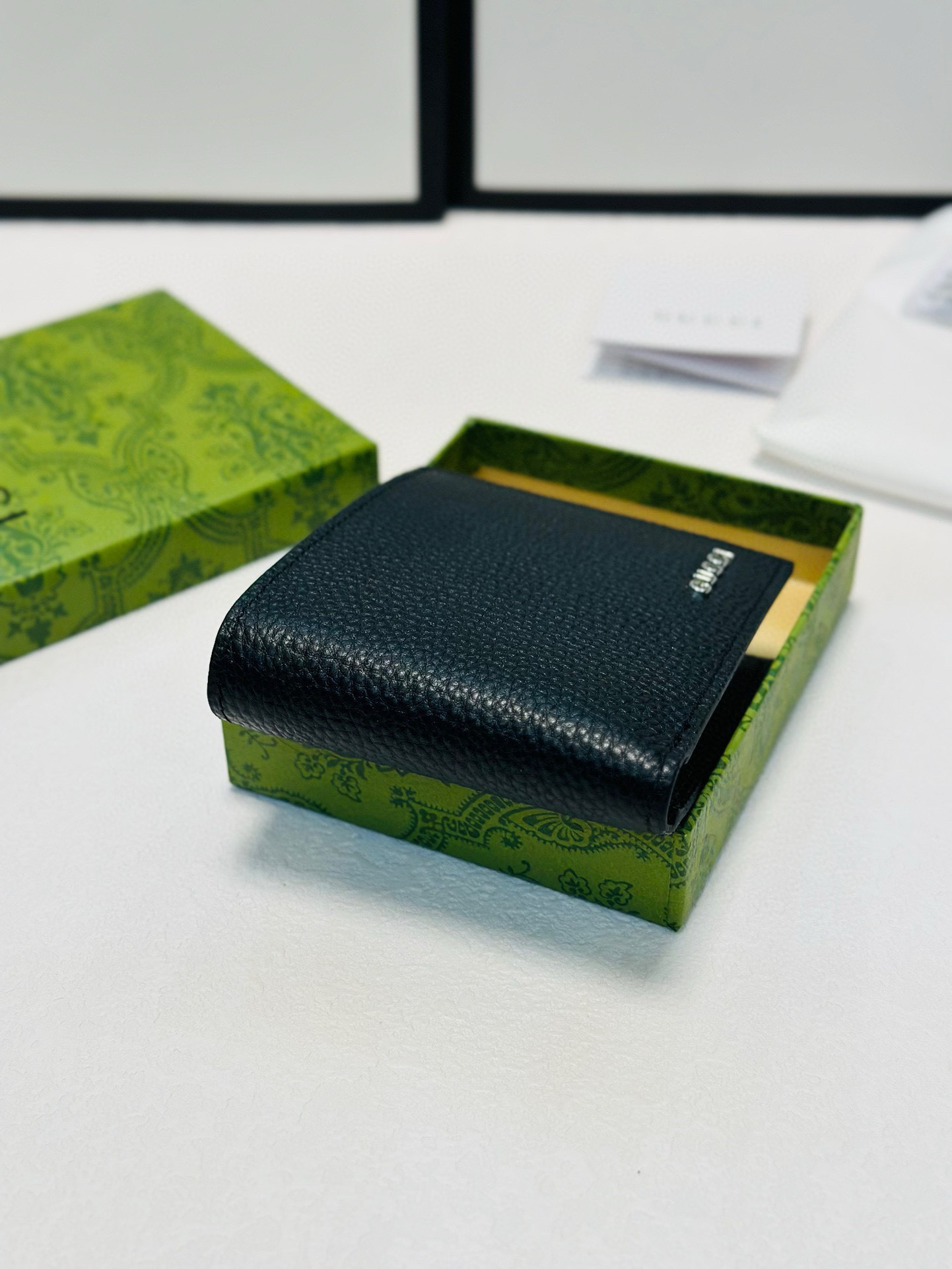 0014 38$ Gucci counter style gallery