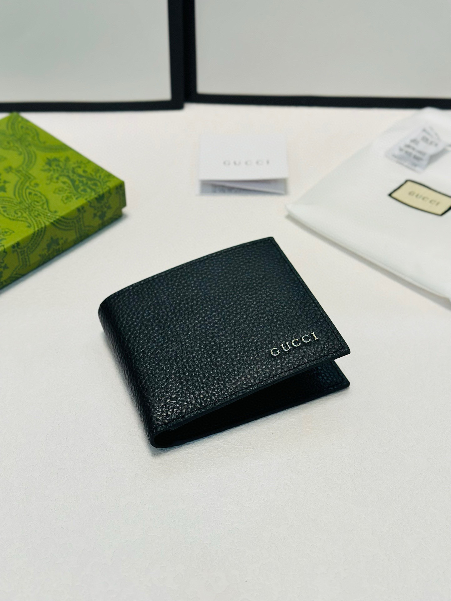 0014 38$ Gucci counter style gallery