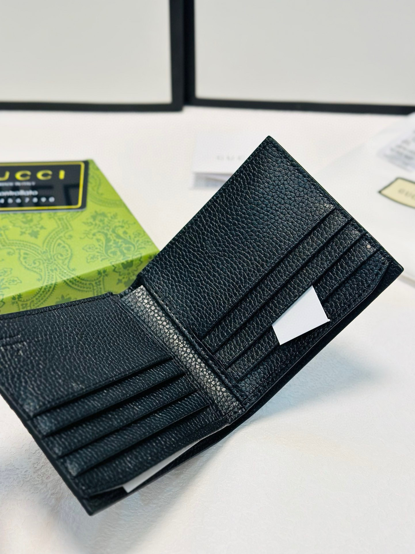 0014 38$ Gucci counter style gallery