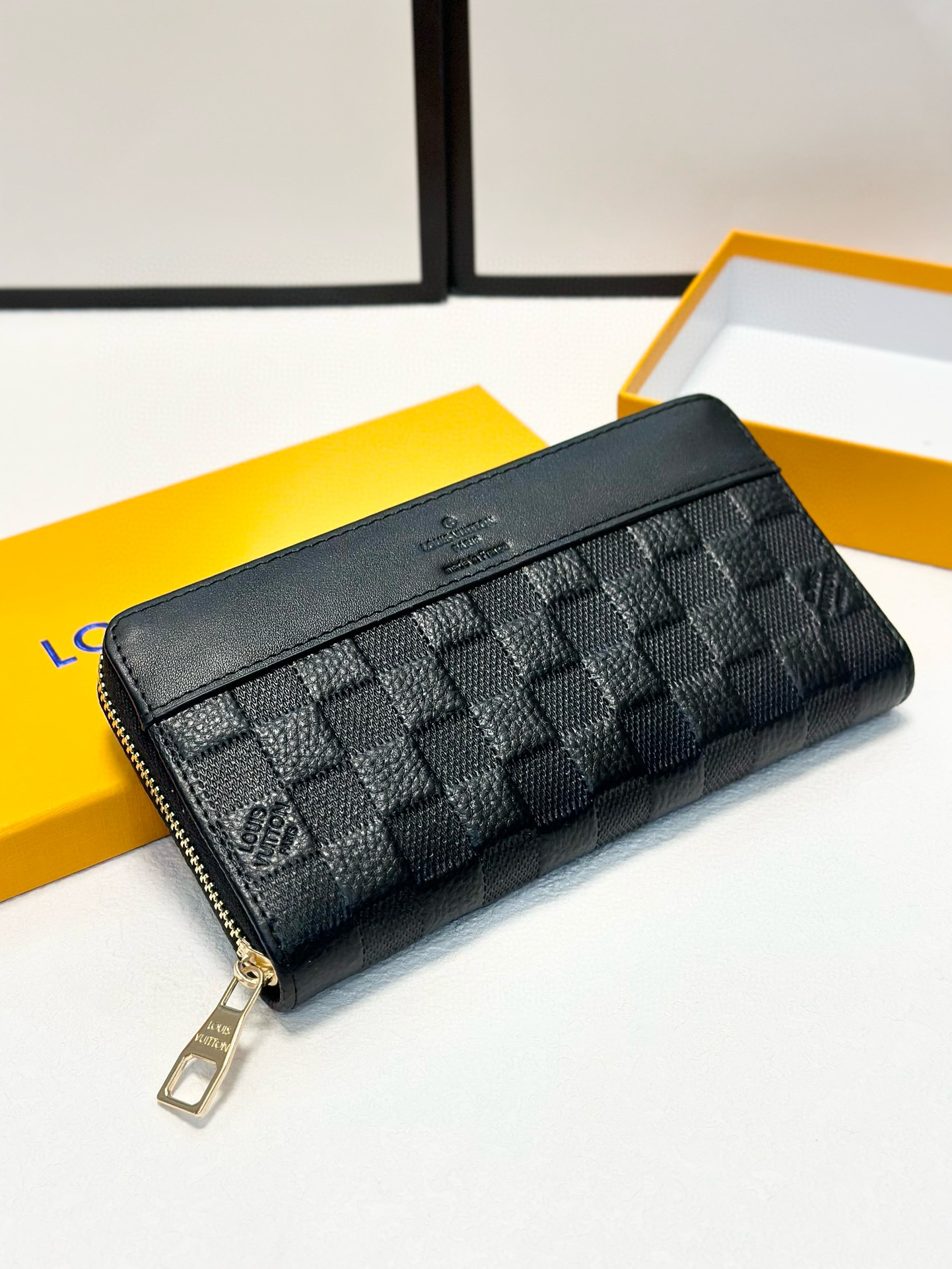 0016 40$ LV new men's handbag gallery