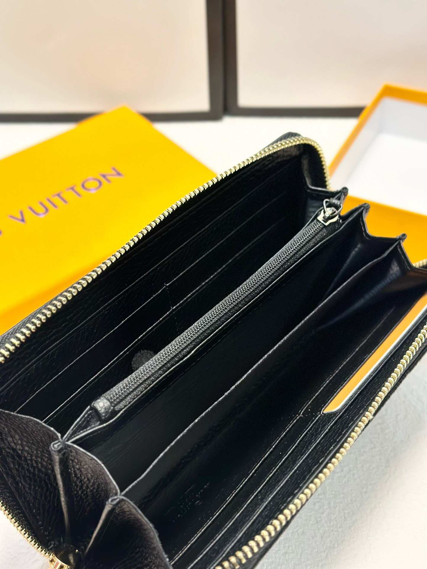 0016 40$ LV new men's handbag gallery