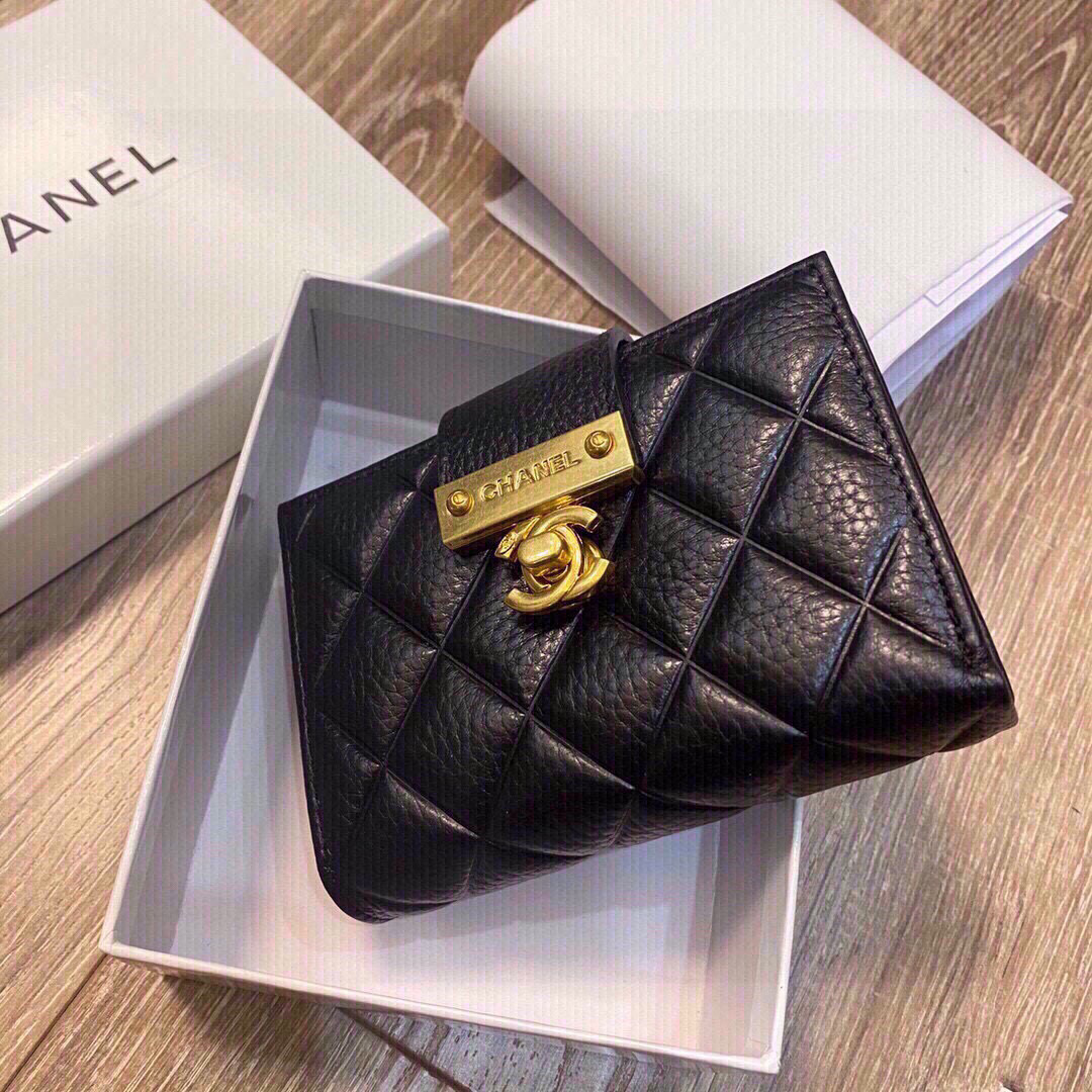 0020 38$ Chanel wallet gallery