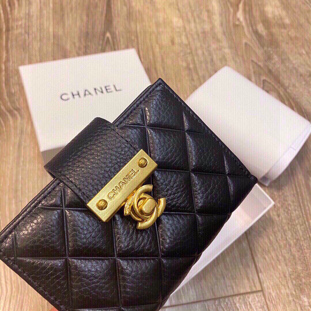 0020 38$ Chanel wallet gallery
