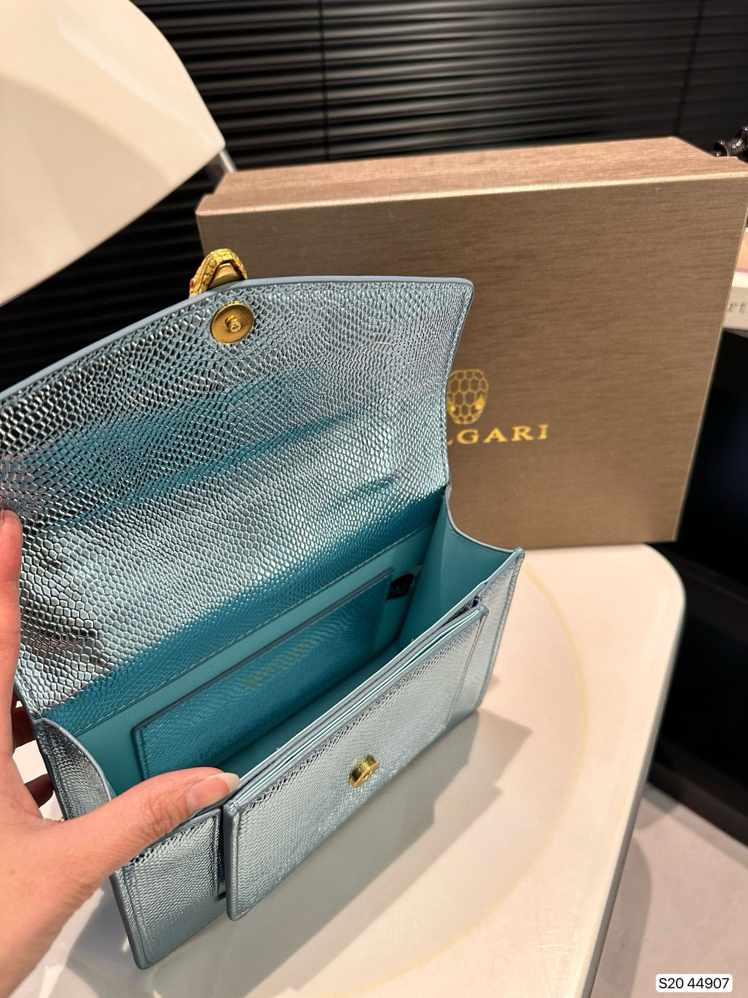 0022 75$ Bulgari Snakehead Bag gallery
