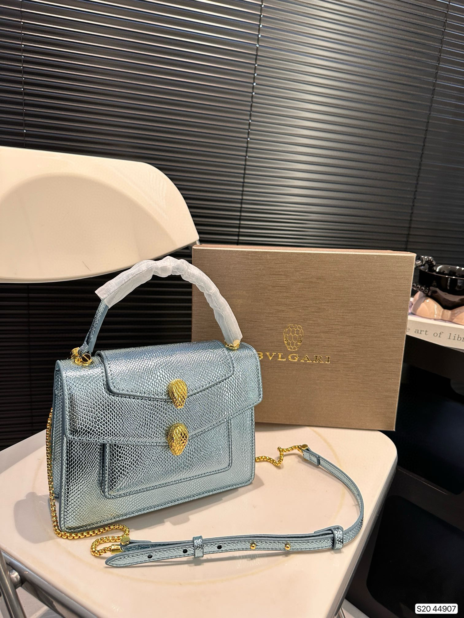 0022 75$ Bulgari Snakehead Bag gallery