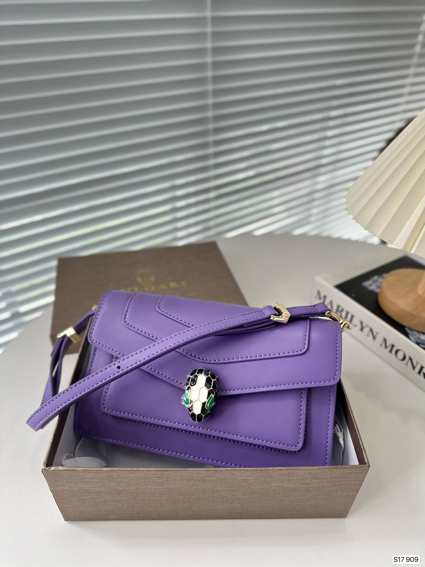 0024 68$ Bulgari Snakehead Bag gallery