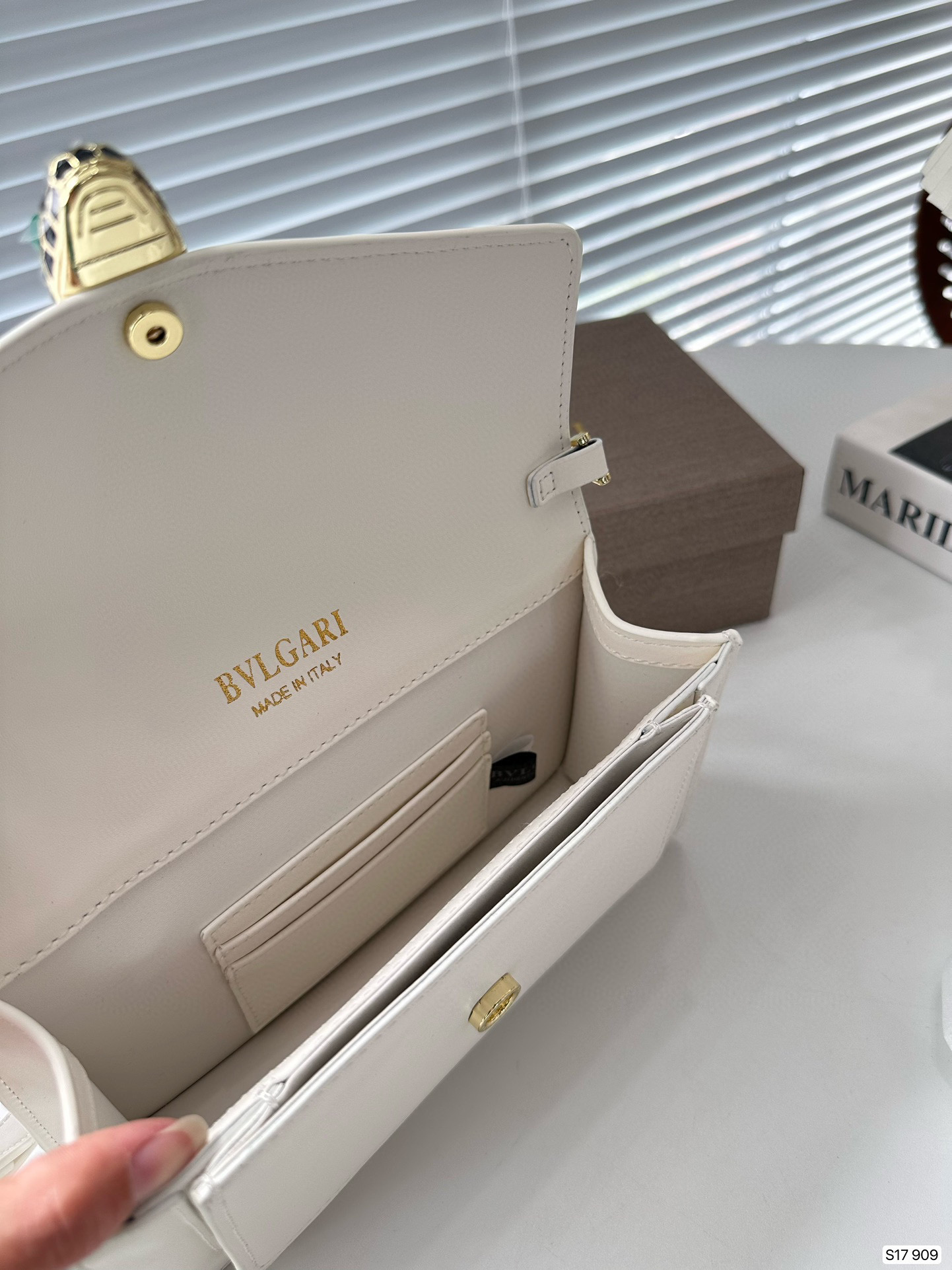 0024 68$ Bulgari Snakehead Bag gallery
