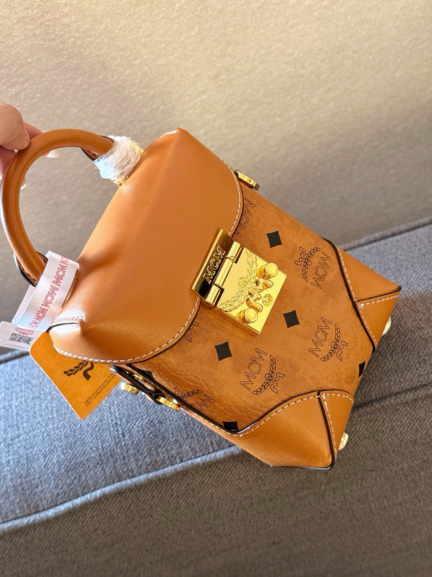 0032 70$mcm gallery
