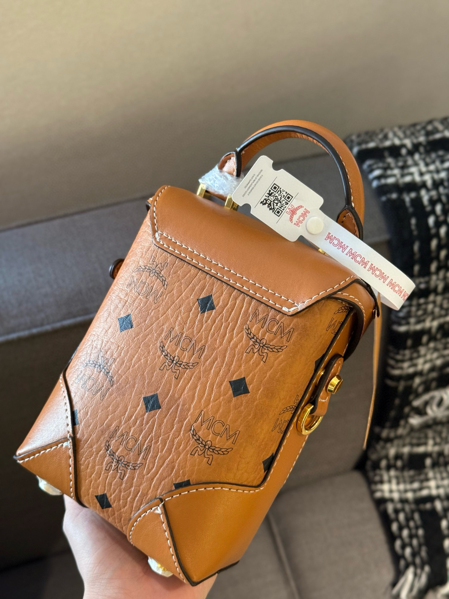 0032 70$mcm gallery