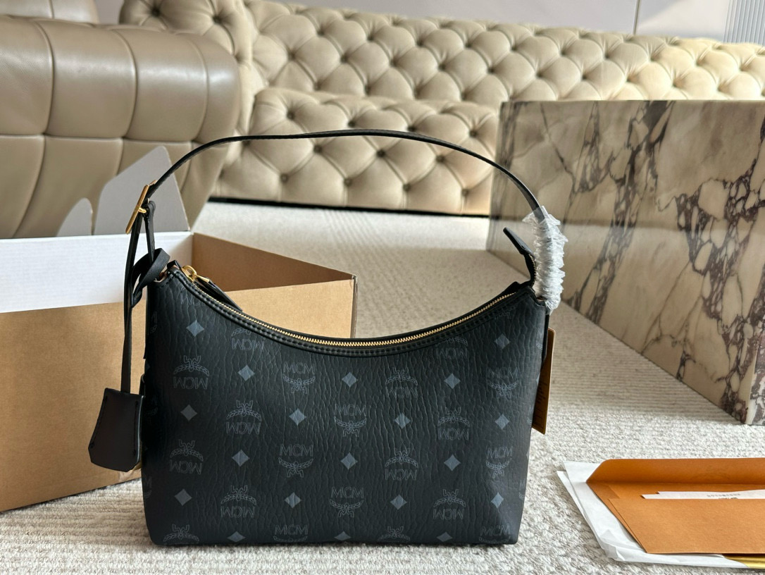0033 70$ MCM gallery