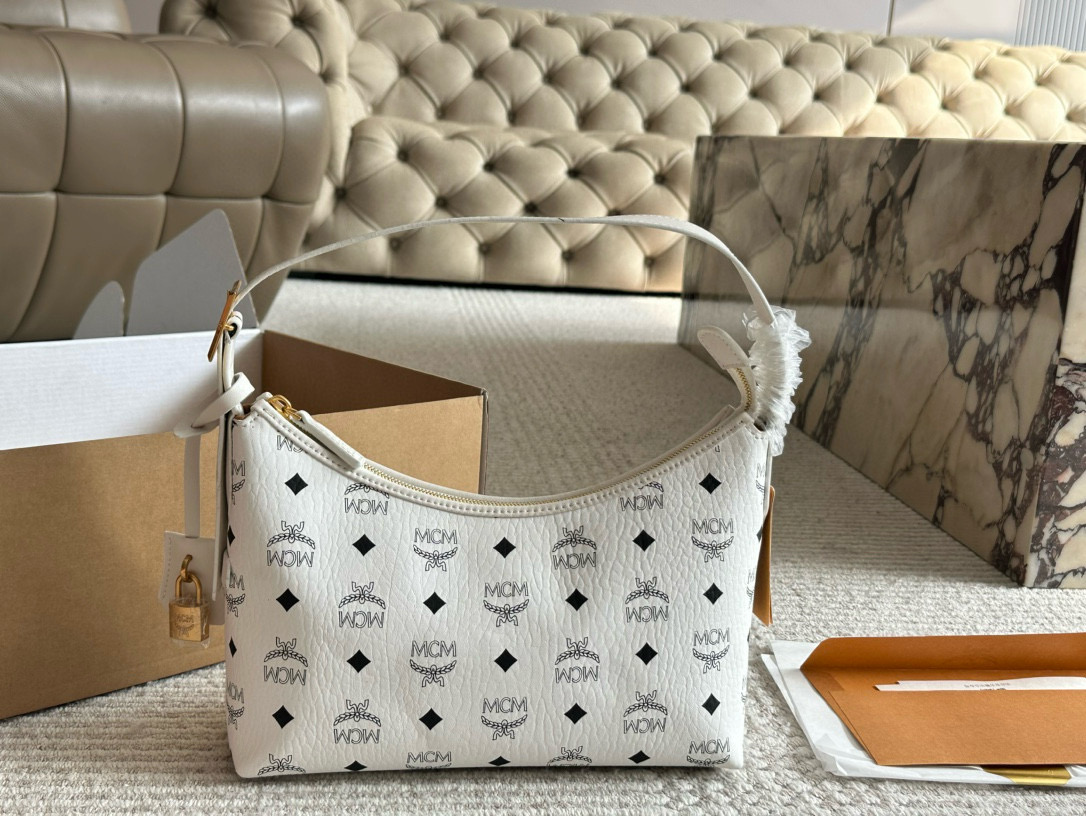 0033 70$ MCM gallery