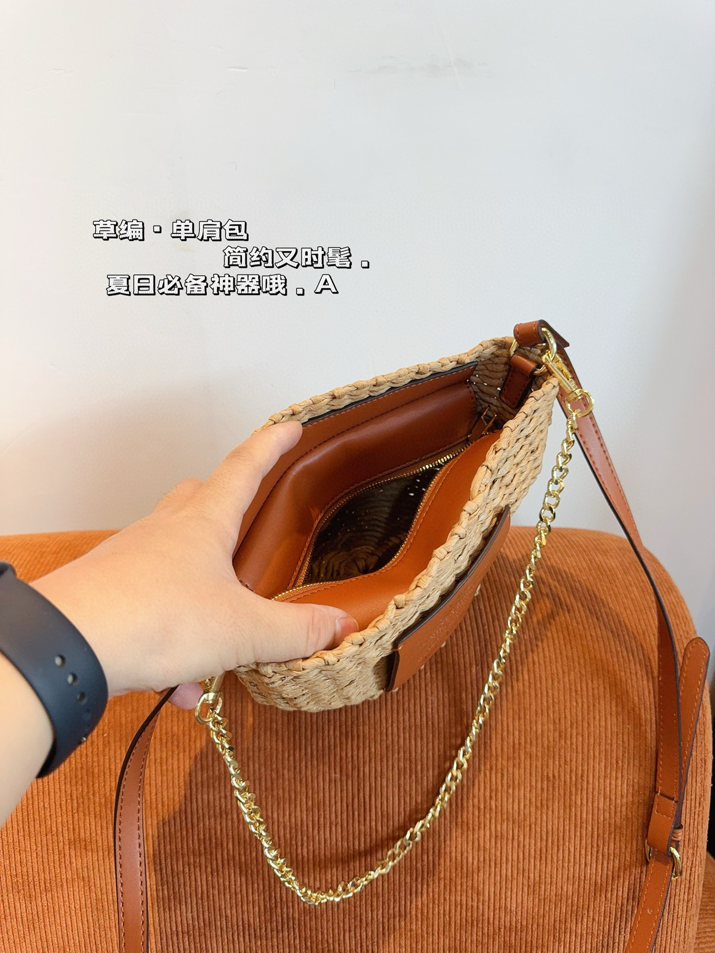 0038 68$ Chloe gallery