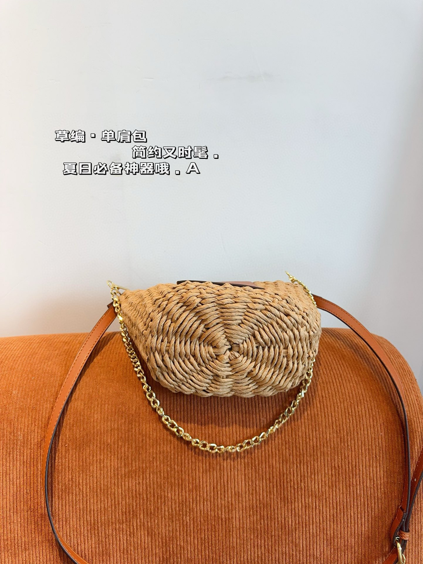 0038 68$ Chloe gallery