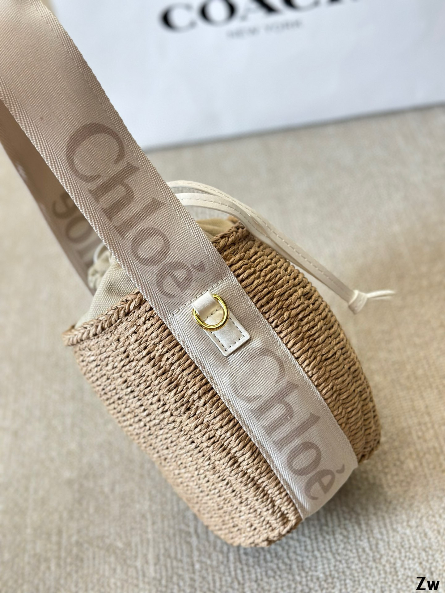 0050 68 $chloe gallery