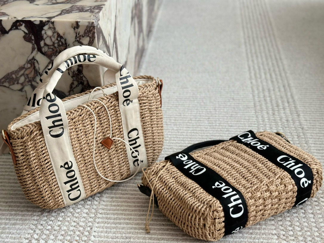 0051 65$ chloe gallery