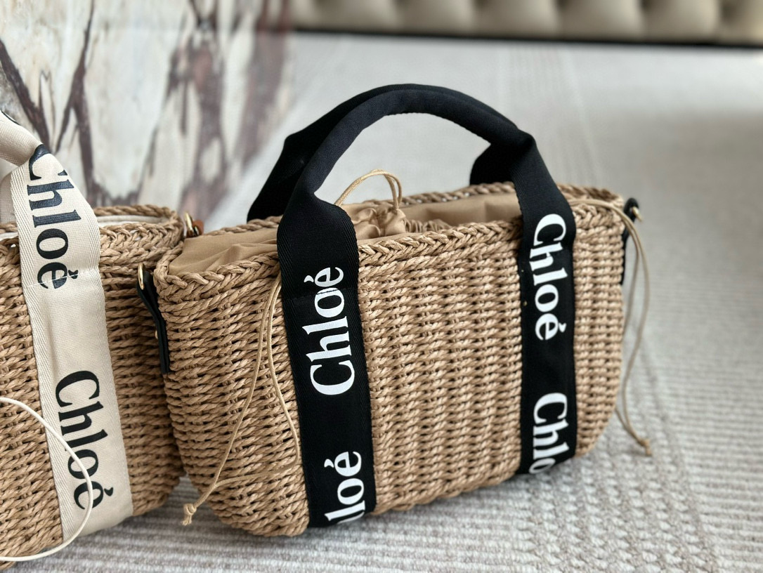 0051 65$ chloe gallery