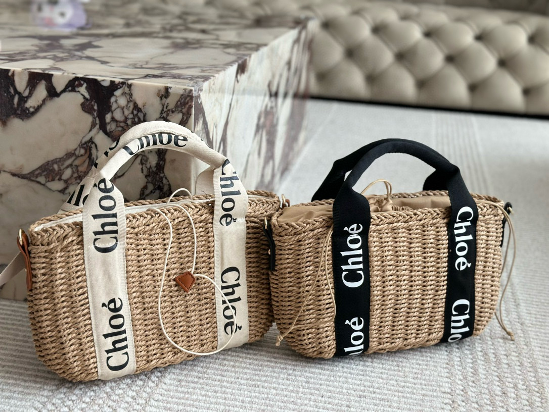 0051 65$ chloe gallery