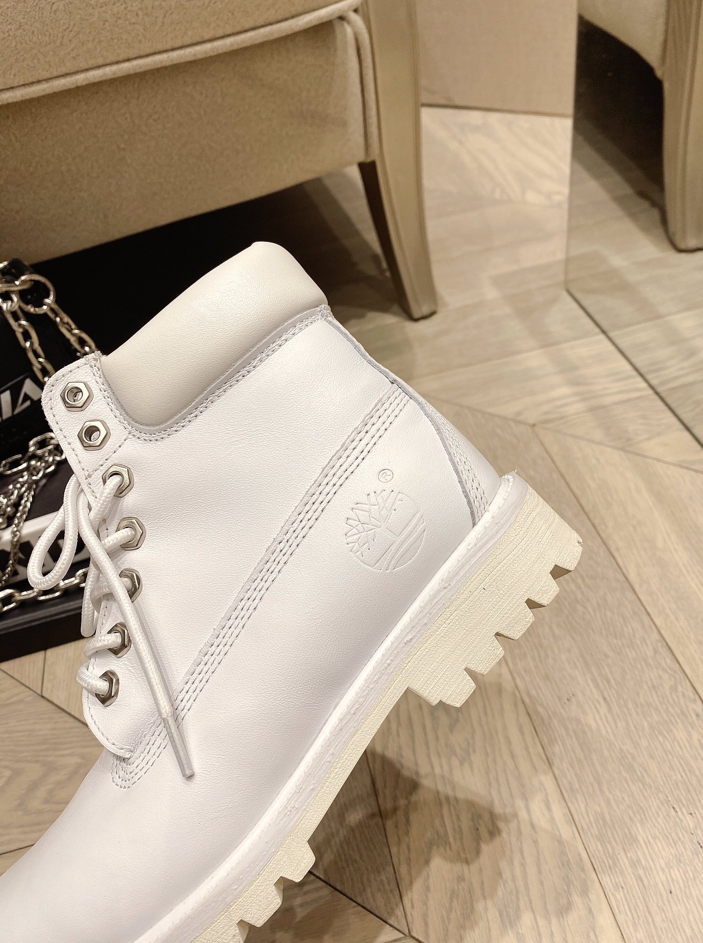 0069  $88 gallery