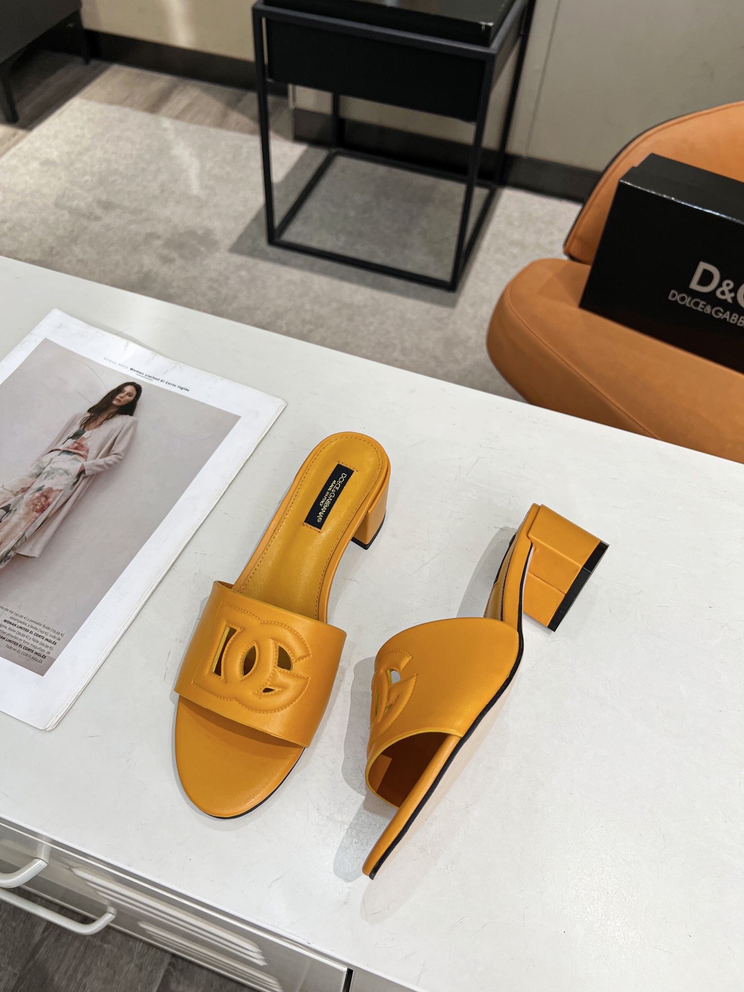 0074  $72 gallery