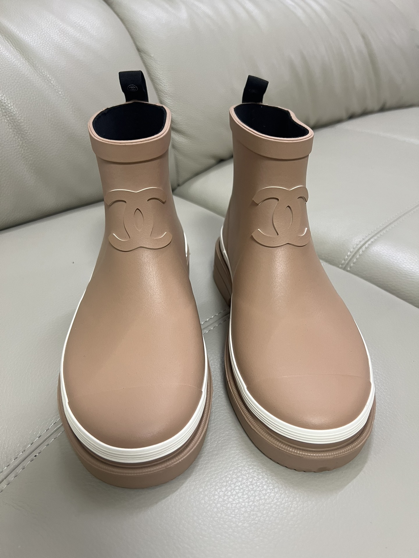 0082  $102 gallery