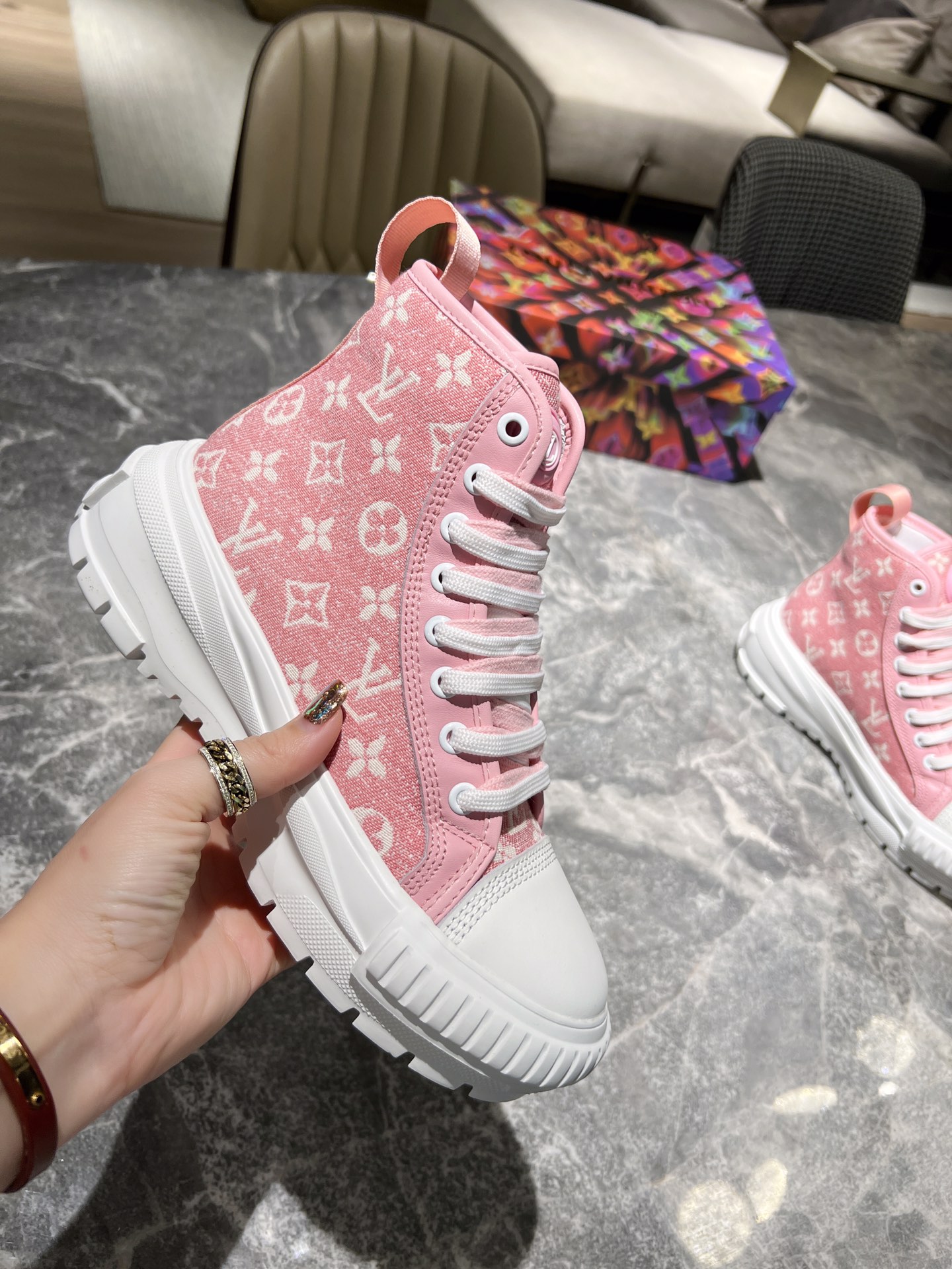 0090  $75 gallery
