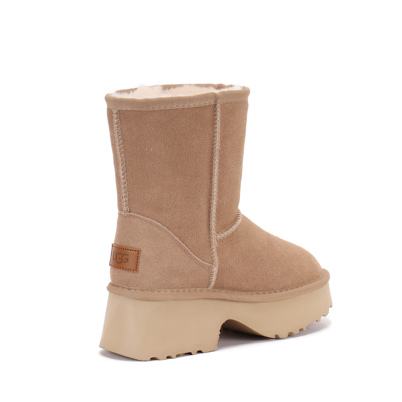015 UGG 55 gallery
