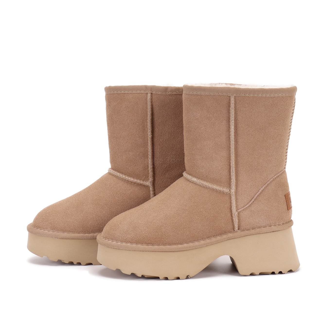 015 UGG 55 gallery