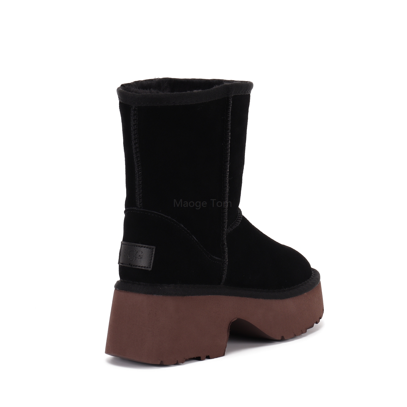 015 UGG 55 gallery