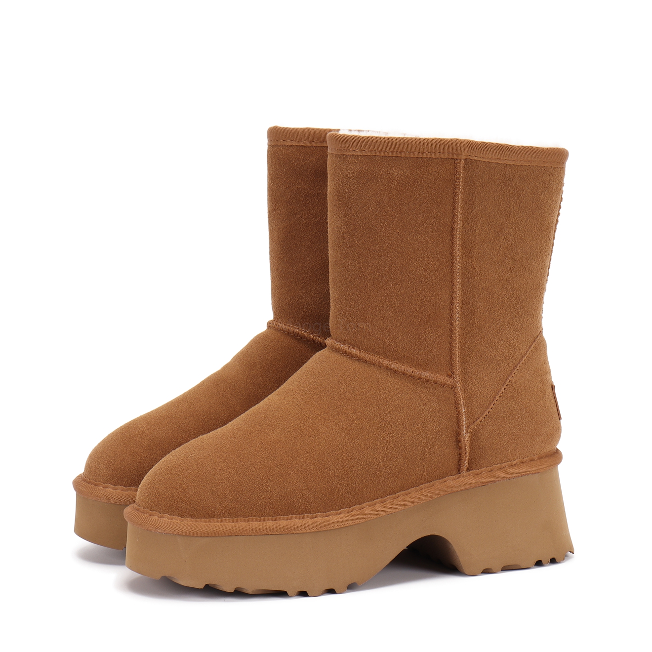 015 UGG 55 gallery