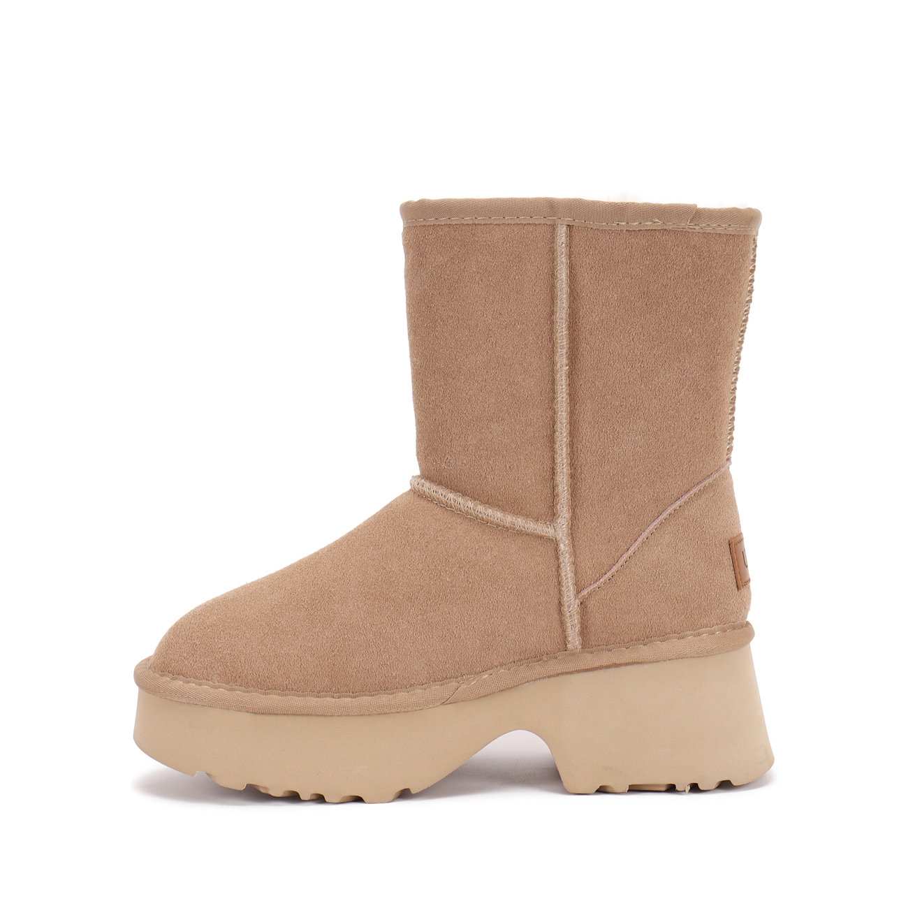 015 UGG 55 gallery
