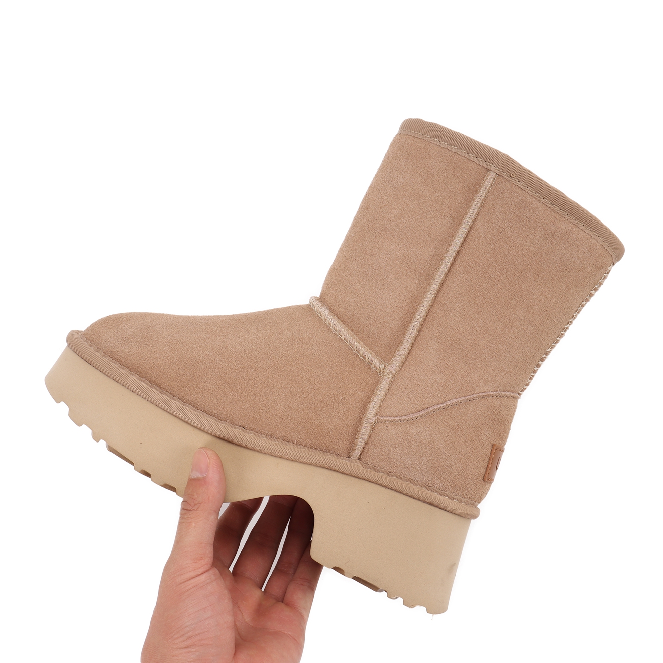 015 UGG 55 gallery