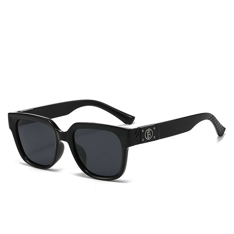019 Burberry $25 gallery