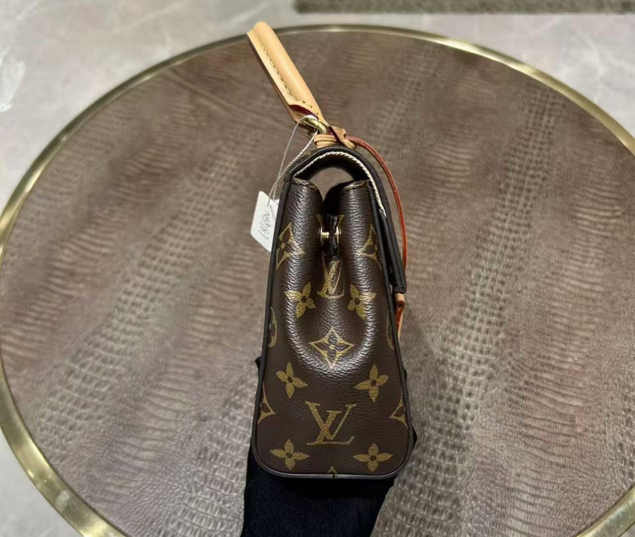 07701 $74 LV gallery
