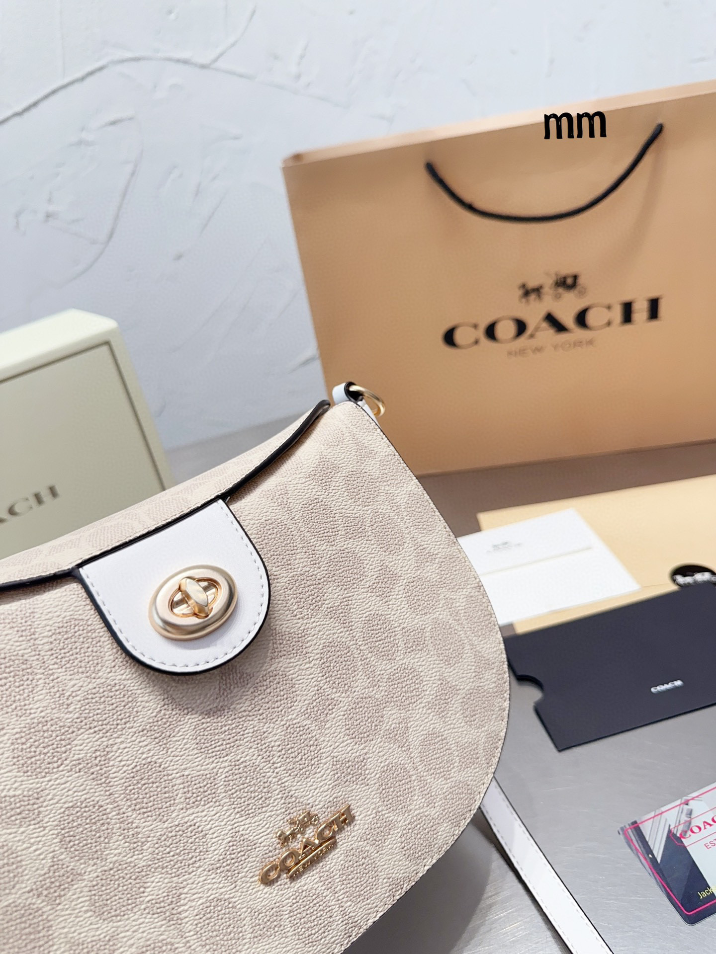 11738 coach 85$ gallery