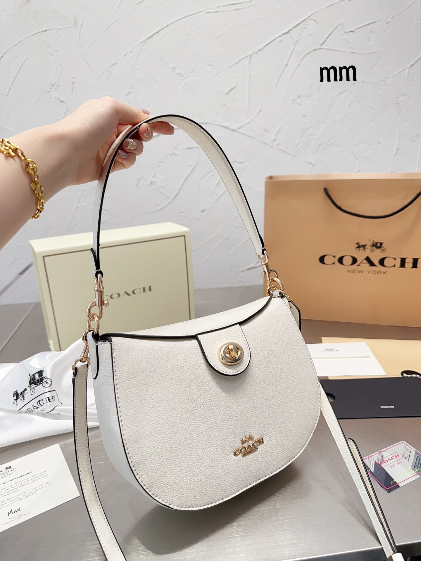 11738 coach 85$ gallery